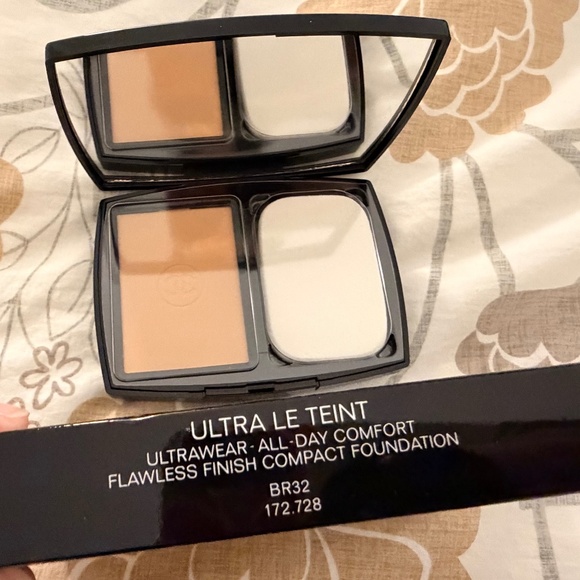 NWT: Chanel Ultra Le Teint Compact Face Powder (BR32) - Picture 3 of 5
